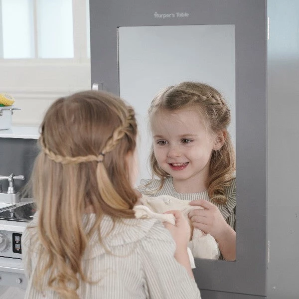 Petit Elin Harper's Table Chef The Smart - Modern Gray